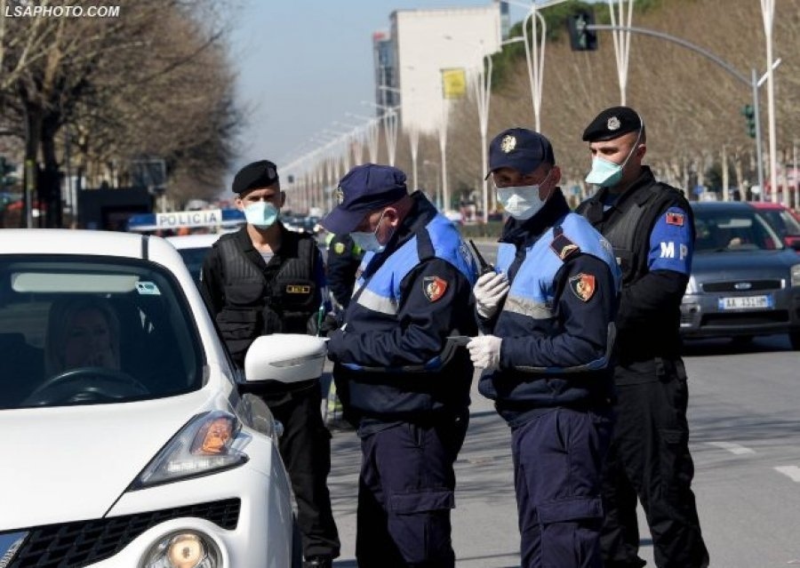 Албания забранява излизането след 23 часа като Ковид мярка